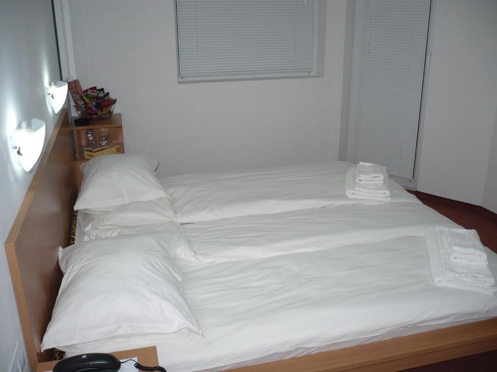 Citius Hotel Warna Zimmer foto