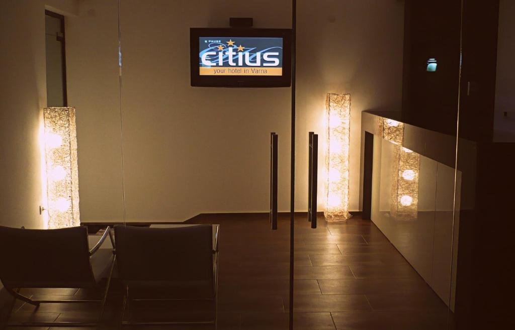 Citius Hotel Warna Exterior foto